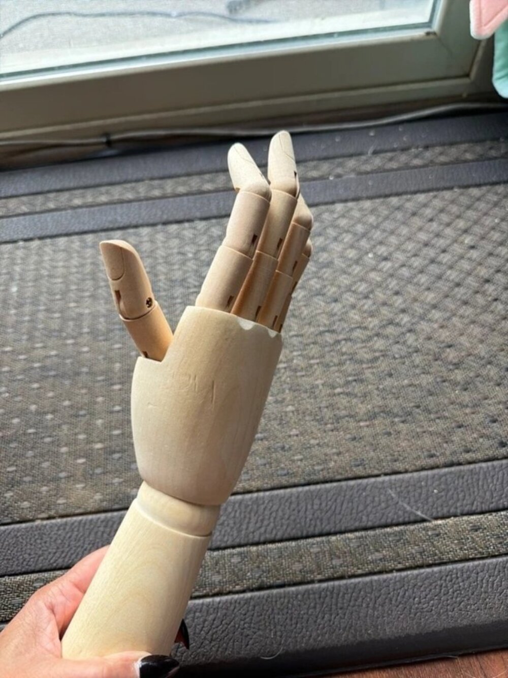 Articulated Wooden Hand Manikin Posable Artist Drawing Model Beige